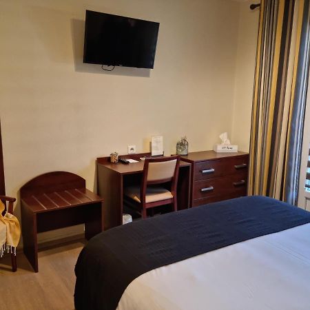 Logis Les Terrasses De Corton Hotel Ladoix-Serrigny Екстериор снимка