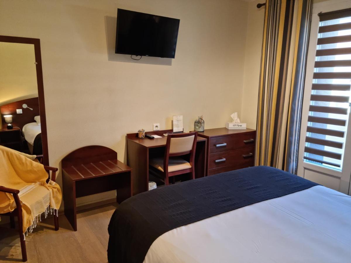 Logis Les Terrasses De Corton Hotel Ladoix-Serrigny Екстериор снимка