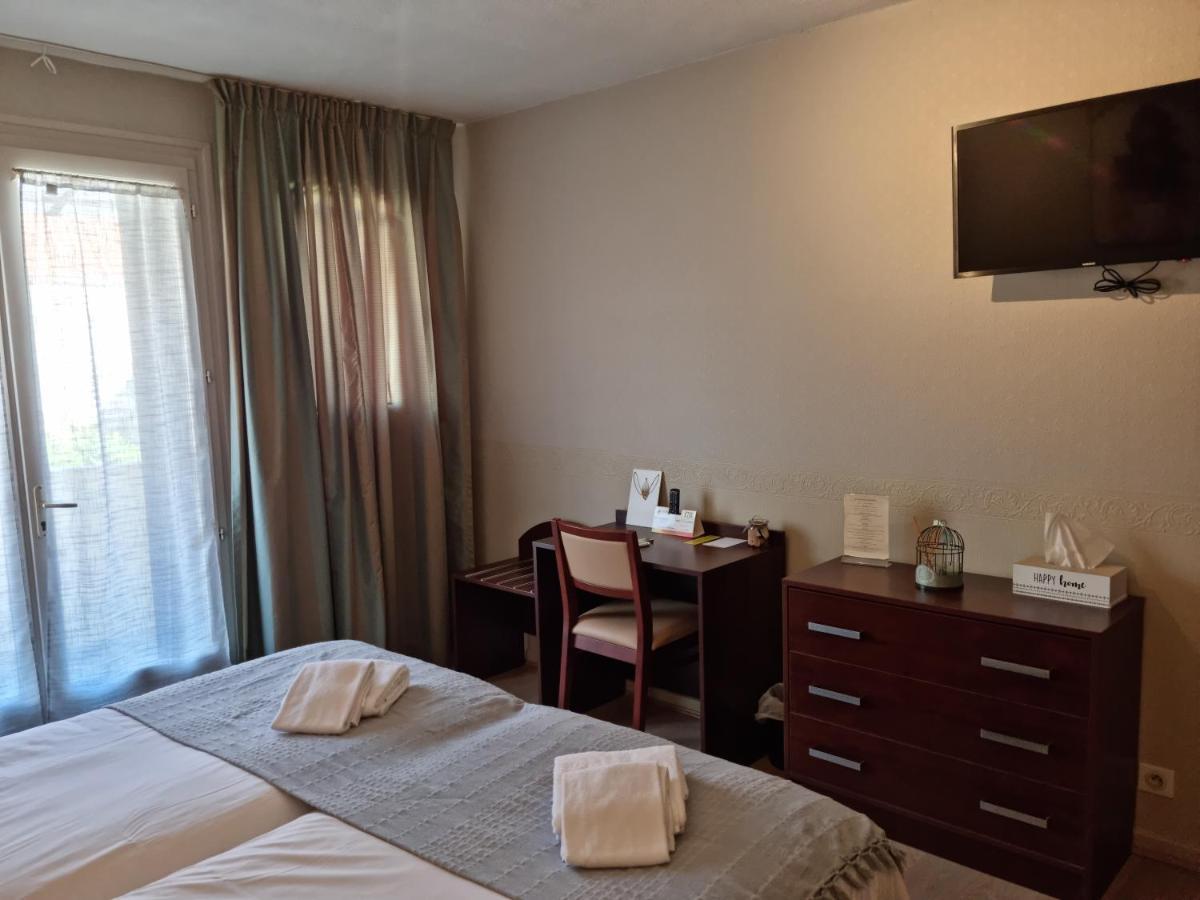 Logis Les Terrasses De Corton Hotel Ladoix-Serrigny Екстериор снимка