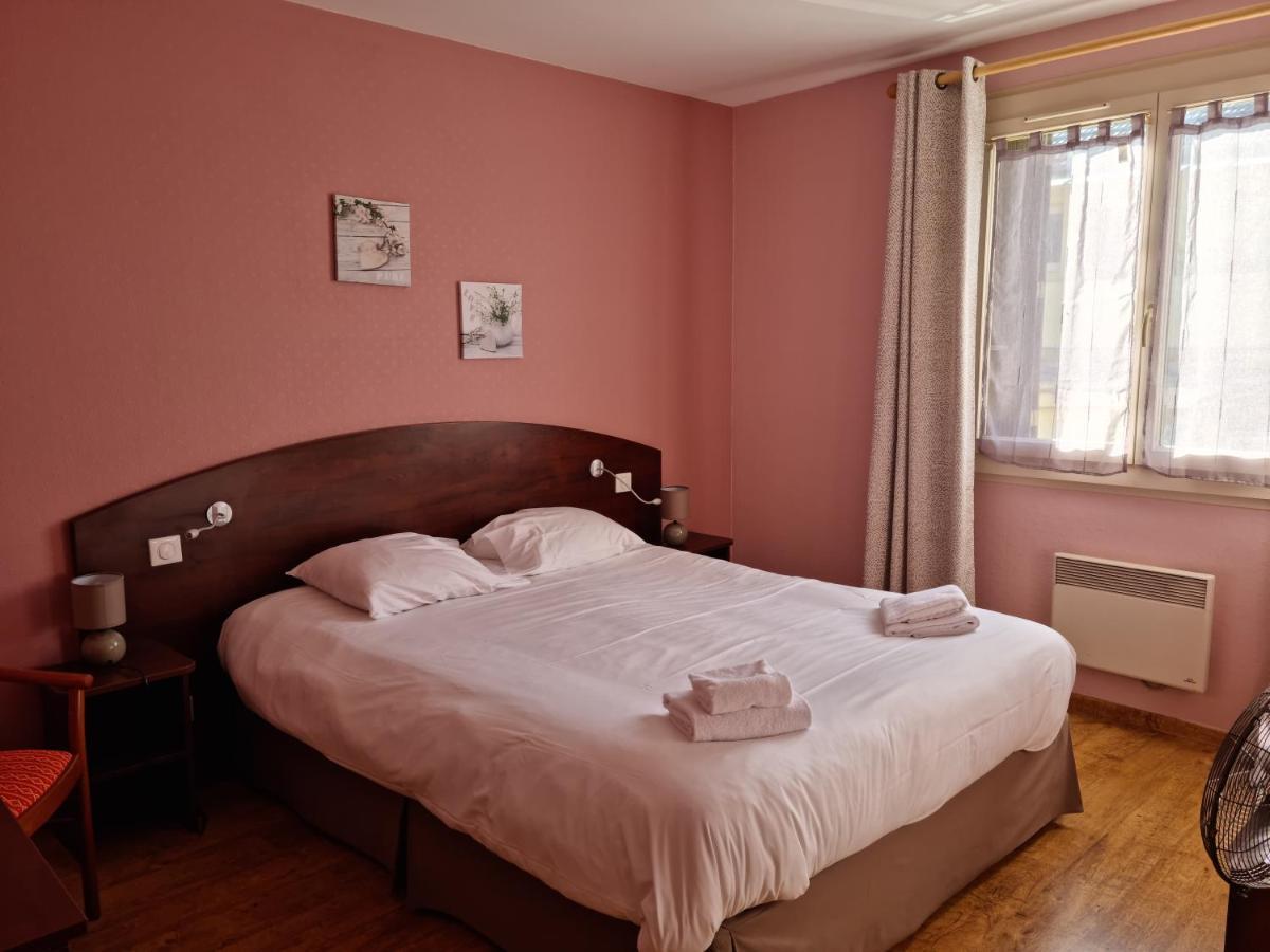 Logis Les Terrasses De Corton Hotel Ladoix-Serrigny Екстериор снимка