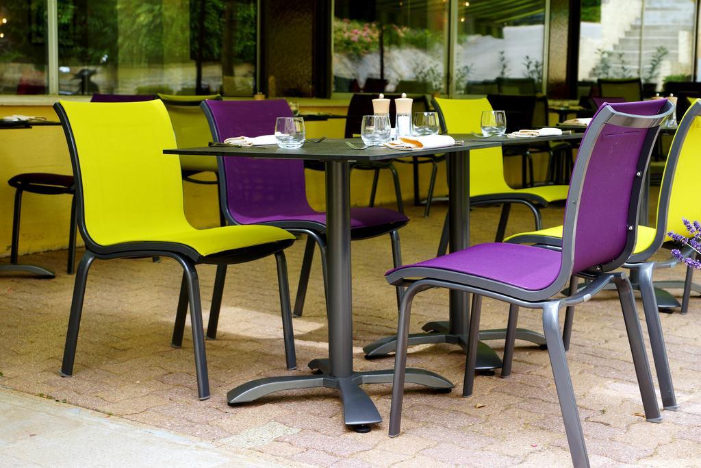 Logis Les Terrasses De Corton Hotel Ladoix-Serrigny Екстериор снимка