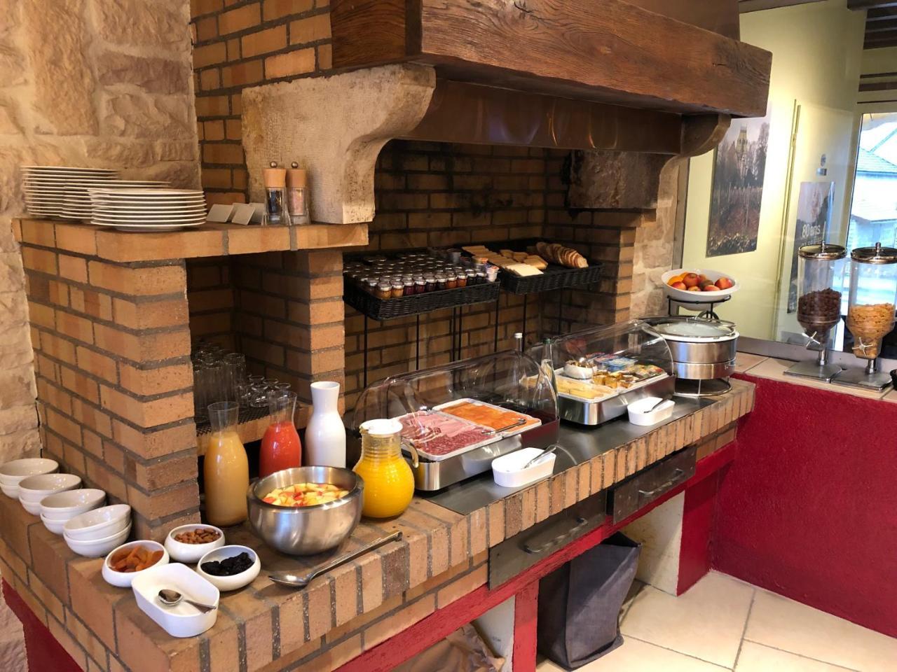 Logis Les Terrasses De Corton Hotel Ladoix-Serrigny Екстериор снимка